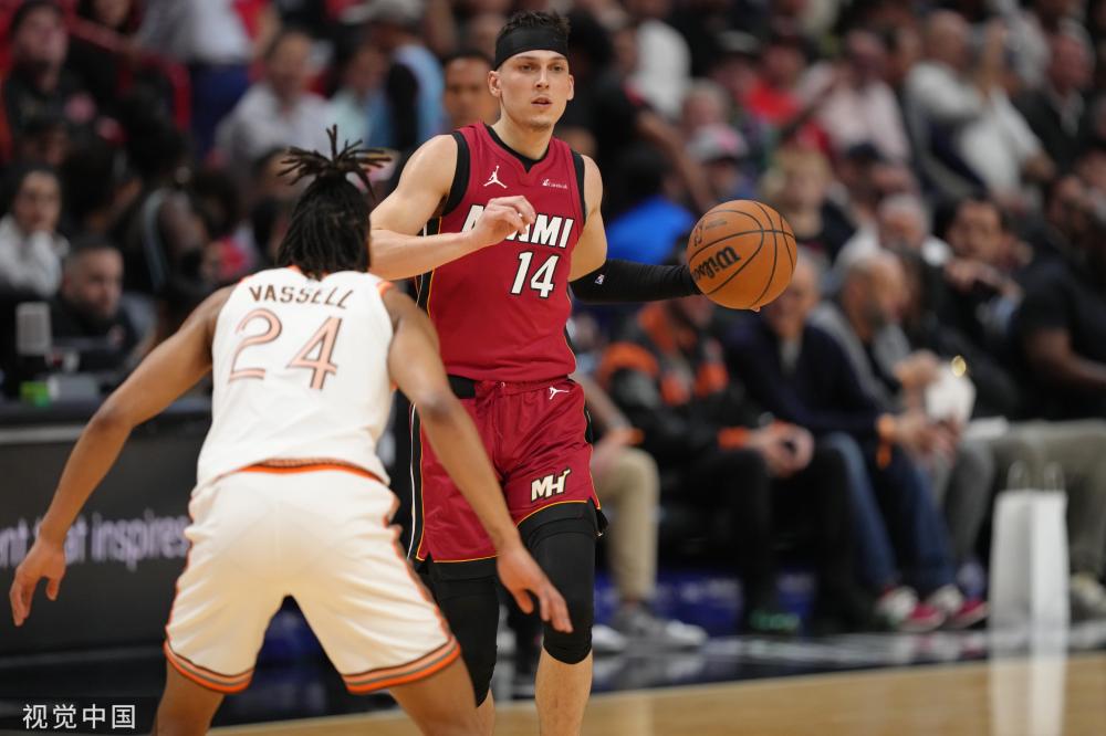 红毯亮相 红毯亮相