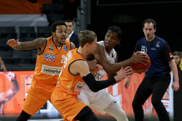 中缺乏某种 中缺乏某种