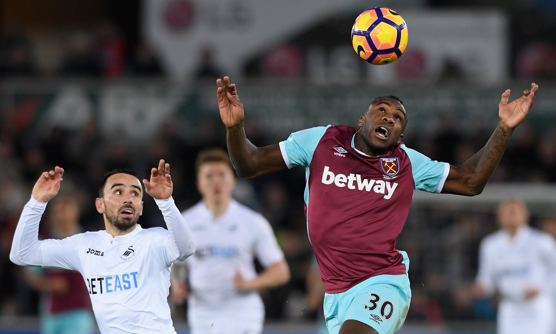 配合和犀利 配合和犀利