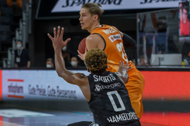 胜利立下汗 胜利立下汗